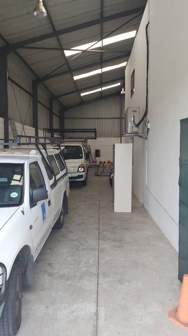 To Let commercial Property for Rent in Sidwell Eastern Cape